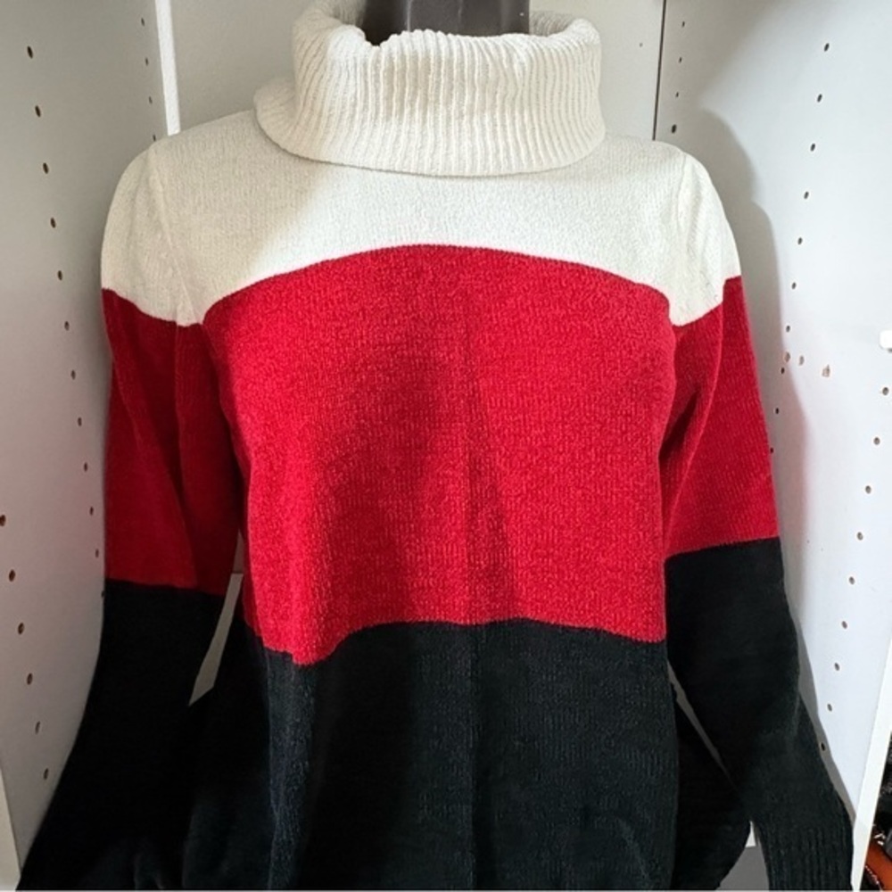 Woman’s color block sweater by white stag size XL